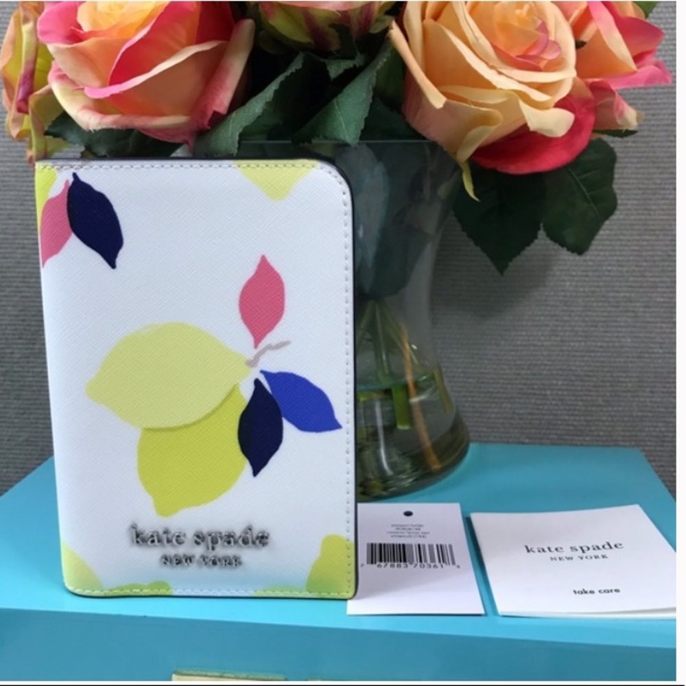 Kate Spade Passport Wallet Lemon 🍋 Theme